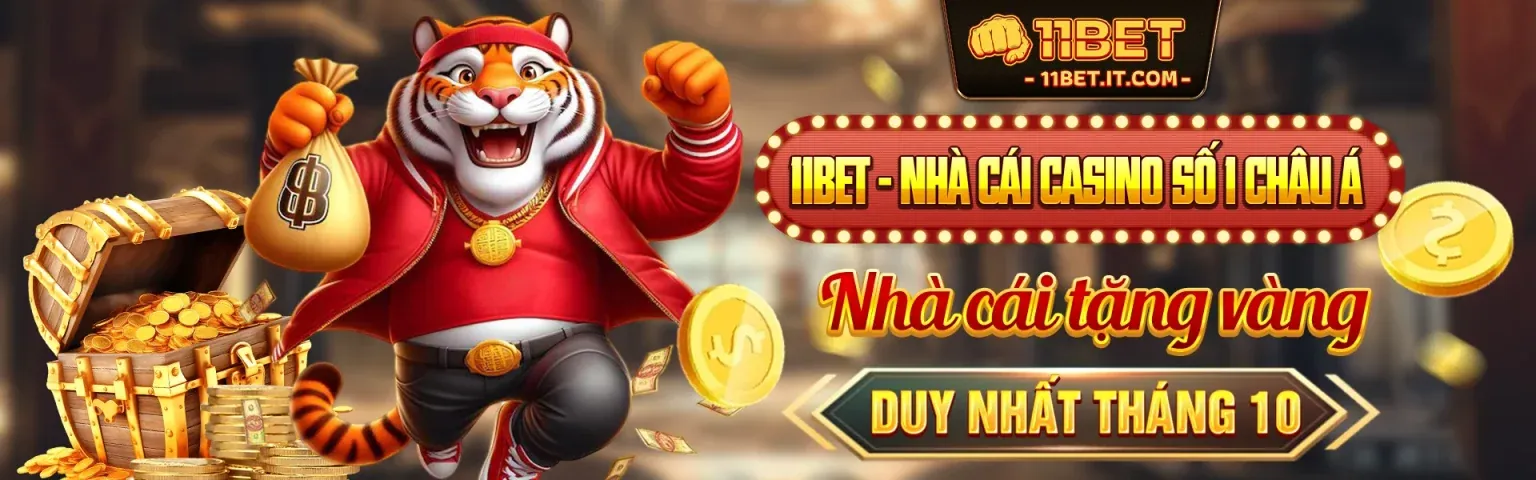 Sân quần vợt với vận động viên đang giao bóng